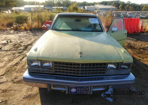 1976 Cadillac Seville z USA, uszkodzony, nr VIN 6S69R6Q462676